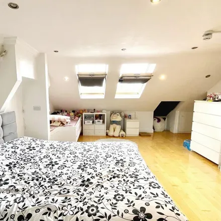 Image 3 - The Vale, Childs Hill, London, NW11 8SN, United Kingdom - Duplex for rent