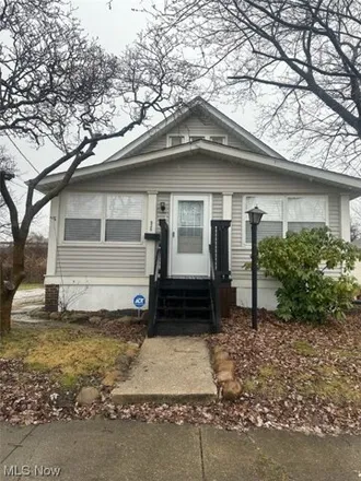 Buy this 2 bed house on 517 Fairlawn Avenue in Painesville, OH 44077
