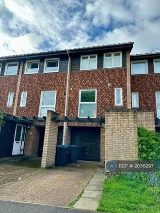 Rent this 3 bed townhouse on 136 Chichester Road in London, CR0 5NB
