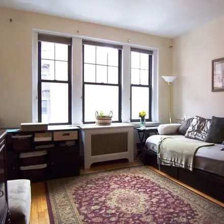 Rent this studio condo on Queensbury Court Condominiums in Private Alley 925, Boston