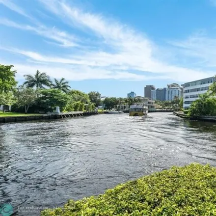 Buy this 1 bed condo on 958 Southeast 4th Street in Fort Lauderdale, FL 33301