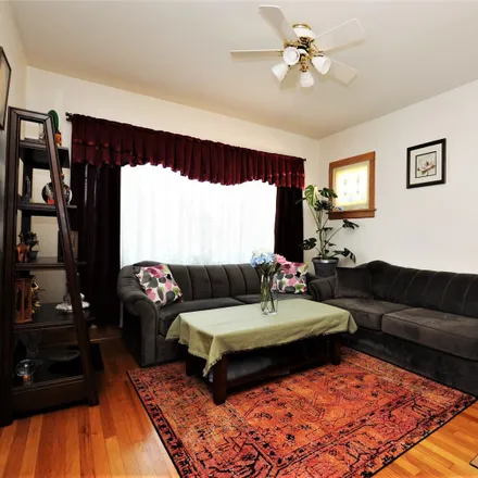 Image 3 - 5331 West Warwick Avenue, Chicago, IL 60634, USA - House for sale