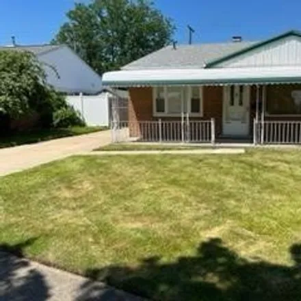Buy this 3 bed house on 14722 Balsam Street in Southgate, MI 48195