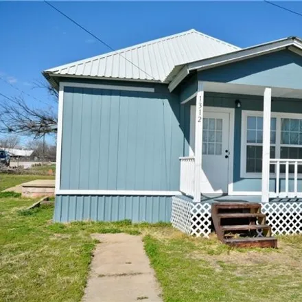 Buy this 1 bed house on 812 Lee Street in Goldthwaite, TX 76844