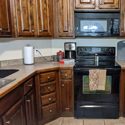 Rent this 3 bed condo on Payson in UT, 84651