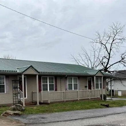 Image 2 - 527 Alfrell Street, Oakland City, Gibson County, IN 47660, USA - House for sale