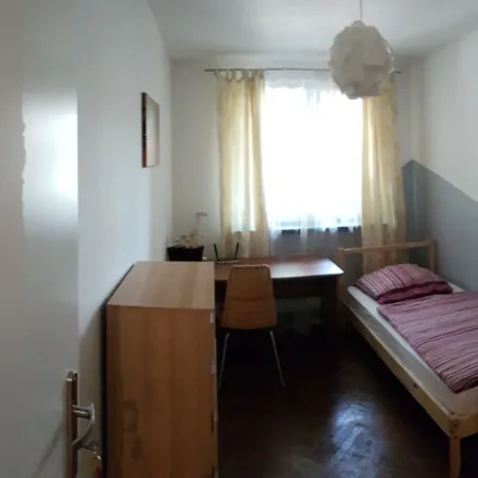 Rent this 3 bed room on Aleja Wiśniowa 4-6 in 53-137 Wrocław, Poland