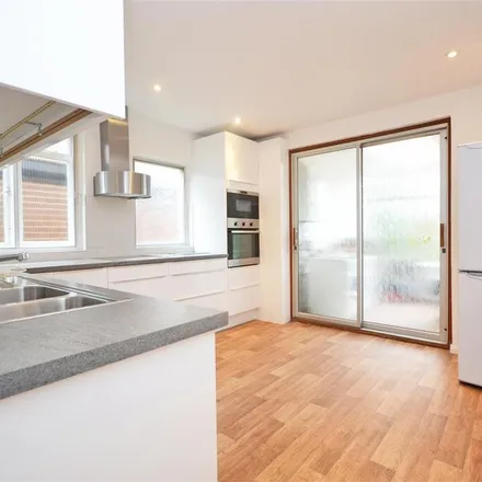 Image 2 - Church Road, London, TW7 4PJ, United Kingdom - House for rent