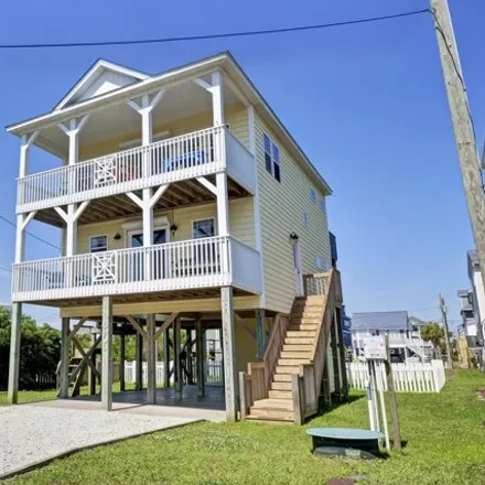 Image 2 - 6936 12th Avenue, North Topsail Beach, NC 28460, USA - House for sale