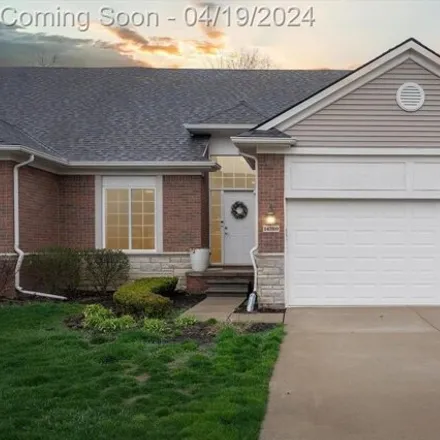 Buy this 3 bed condo on 49198 Kings Mill in Shelby Charter Township, MI 48315