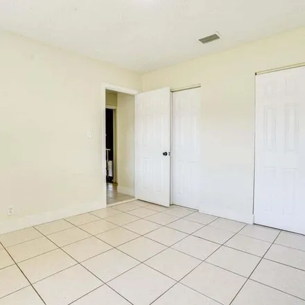 Image 9 - 5256 La Salle Street, Lakewood Park, FL 34951, USA - Apartment for rent