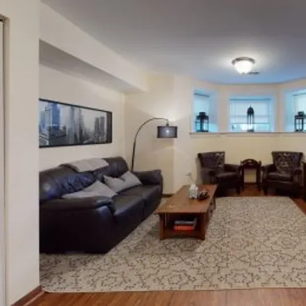 Rent this 2 bed apartment on #g,127 South Oakley Boulevard in Near West Side, Chicago