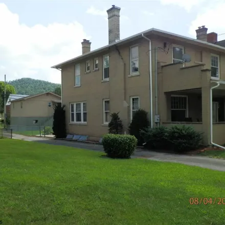 Image 2 - 465 Main Avenue, Donlan Heights, Weston, WV 26452, USA - House for sale