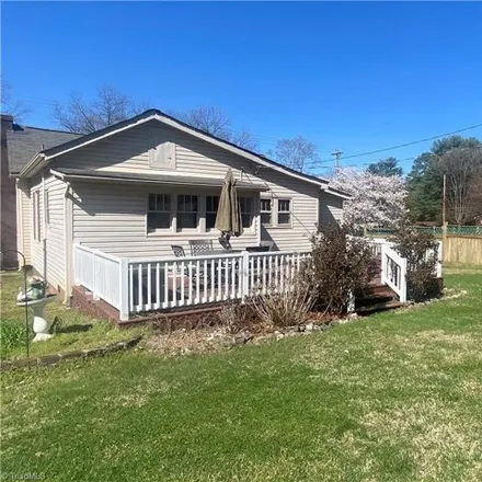 Image 6 - 619 Alexander Street, Bloomfield, Statesville, NC 28677, USA - House for sale