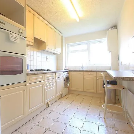 Rent this 2 bed apartment on Field Road in North Feltham, London