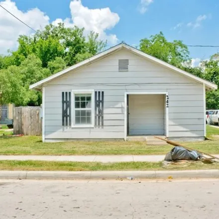 Image 4 - 2429 Lillian St, Fort Worth, Texas, 76111 - House for sale