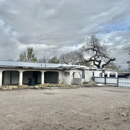 Image 7 - 1910 Lena Drive Southwest, Albuquerque, NM 87105, USA - House for sale