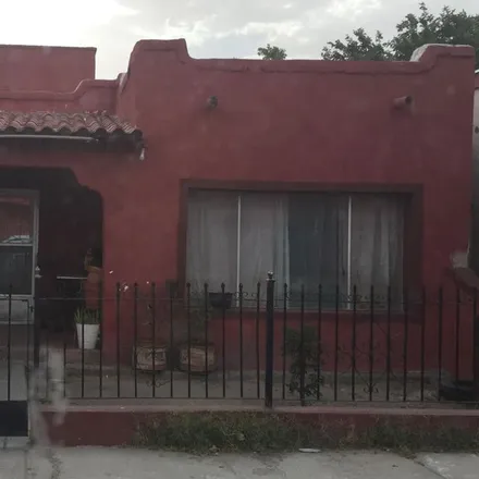 Buy this studio house on Calle Emilia Calvillo in 32001 Ciudad Juárez, CHH