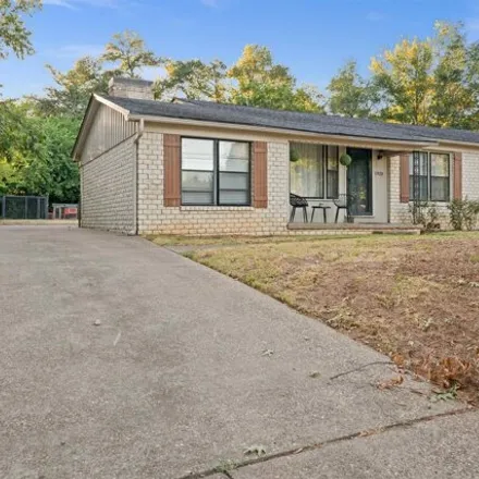Image 2 - 1952 South Sneed Street, Tyler, TX 75701, USA - House for sale