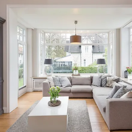 Rent this 5 bed apartment on Wacholderweg 15 in 22335 Hamburg, Germany