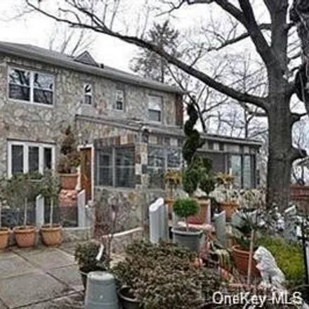 Image 1 - 6015 Independence Avenue, New York, NY 10471, USA - House for sale