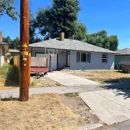 Buy this 2 bed house on 451 Division Street in Klamath Falls, OR 97601