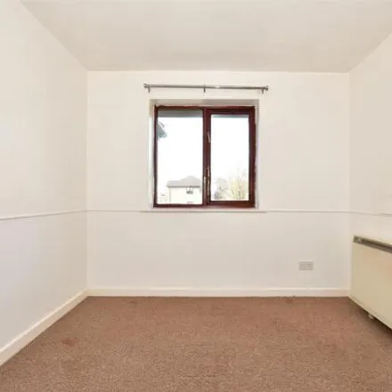 Image 3 - Mayfield Avenue, Dover, United Kingdom - Apartment for sale