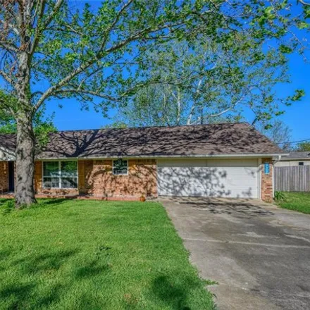 Buy this 3 bed house on 922 South Ricketts Street in Howe, TX 75459