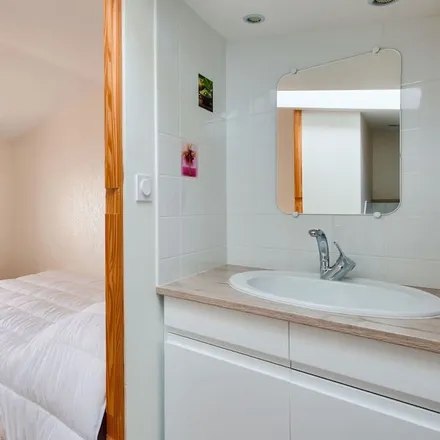 Rent this 2 bed house on Longeville-sur-Mer in Rue de l'Aumonier, 85560 Longeville-sur-Mer