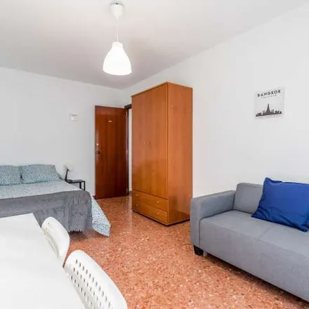 Rent this 5 bed apartment on Carrer de la Vall de la Ballestera in 16015 Valencia, Spain