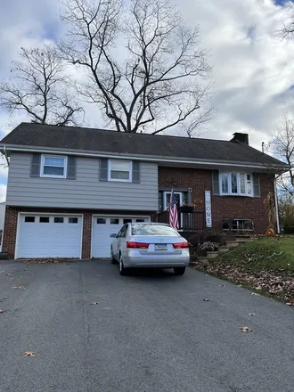 Rent this 3 bed house on Hempfield Township