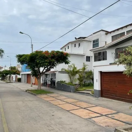 Image 2 - Calle Hassinger, San Borja, Lima Metropolitan Area 15037, Peru - House for sale