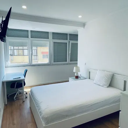 Rent this 4 bed apartment on Farmácia Portela in Avenida Dom António Correia de Sá, 2745-316 Sintra