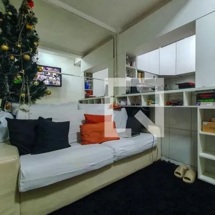 Rent this 2 bed apartment on Rua Conde de Sarzedas 407 in Glicério, São Paulo - SP