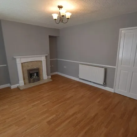 Rent this 3 bed duplex on Valley Road in Bulwell, NG5 1JJ