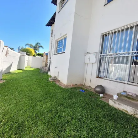 Image 6 - Checkers Hyper, Constantia Drive, Floracliffe, Roodepoort, 1709, South Africa - Apartment for rent