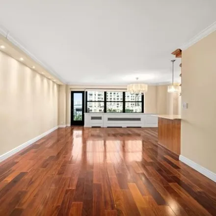 Image 6 - 165 West End Avenue, New York, NY 10023, USA - Apartment for sale