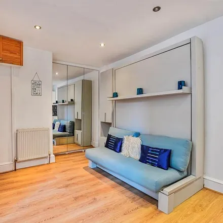 Rent this studio apartment on Nautilius in Fortune Green Road, London