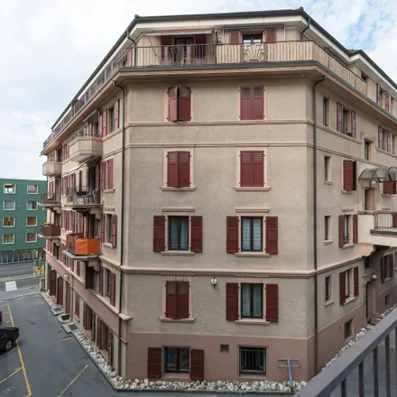 Rent this 3 bed apartment on Avenue d'Echallens 4 in 1004 Lausanne, Switzerland