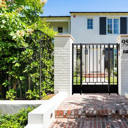 Rent this 2 bed house on 152 South Camden Drive in Beverly Hills, CA 90212
