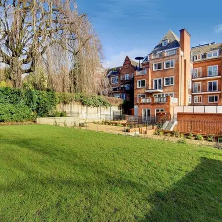 Rent this 4 bed apartment on Lyndhurst Road in London, NW3 5PE