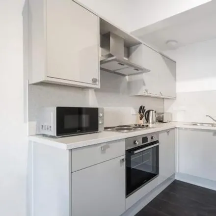 Rent this 2 bed apartment on Woodlands Drive in Glasgow, G4 9DP