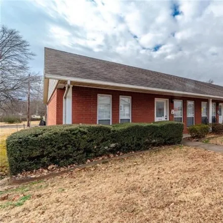 Rent this 2 bed house on Seventh - Day Adventist Church in East Delaware Avenue, McAlester