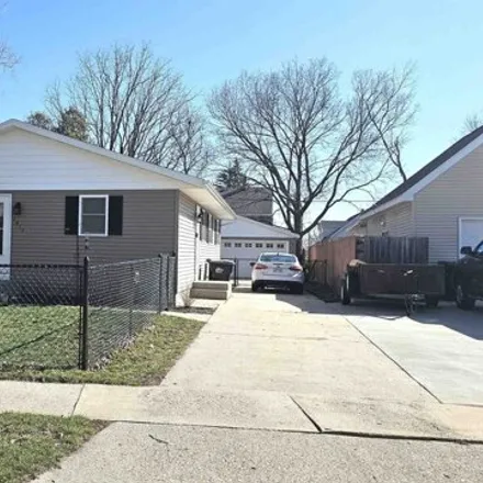Buy this 4 bed house on 1665 Bluff Street in Beloit, WI 53511