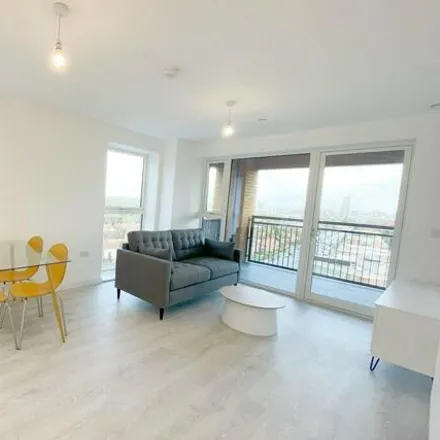 Image 2 - Western Avenue, London, W3 7AY, United Kingdom - Room for rent