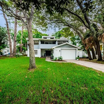 Buy this 4 bed house on 512 Wideview Avenue in Tarpon Springs, FL 34689