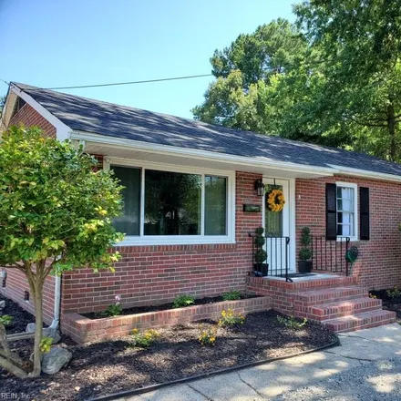 Buy this 3 bed house on 8 Findley Street in Hampton, VA 23666