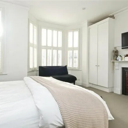 Image 5 - 1 Crowthorne Road, London, W10 6RN, United Kingdom - Townhouse for sale