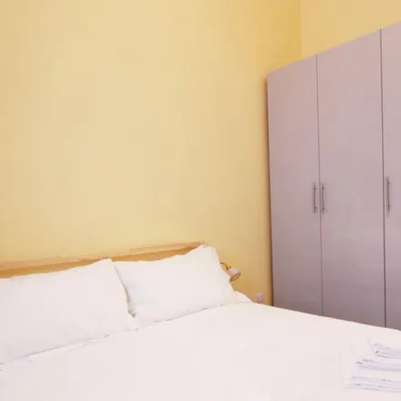 Image 1 - Marco, Via San Pietro all'Orto, 20122 Milan MI, Italy - Apartment for rent