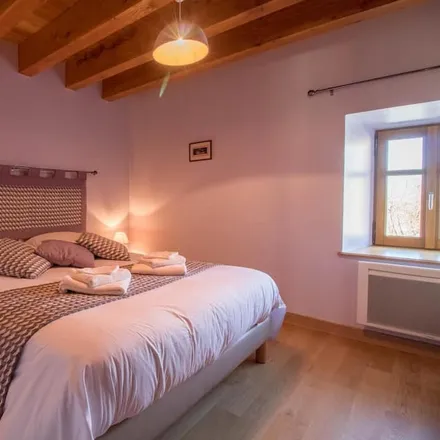 Rent this 3 bed house on Auzelles in Puy-de-Dôme, France